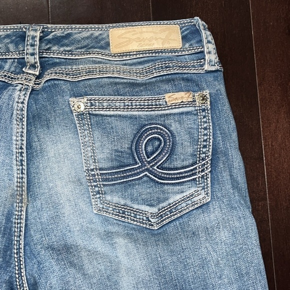SEVEN7 Slim Straight Heavy Stitched Blue Jeans Size 12 Raised embossed pockets - Picture 5 of 10